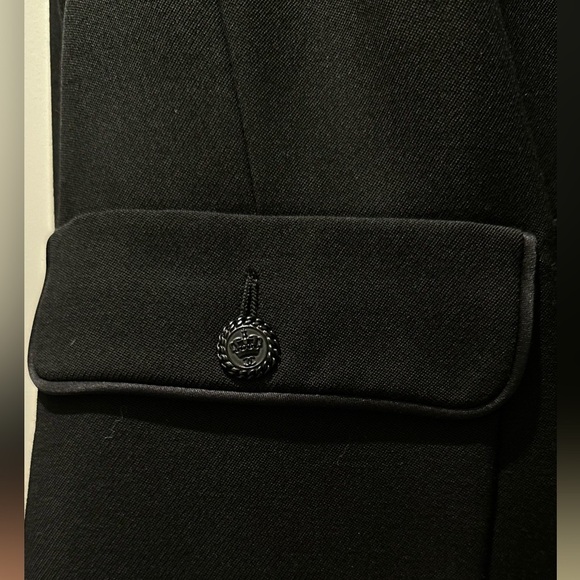 Black Chanel tuxedo blazer size 38 - Picture 6 of 7